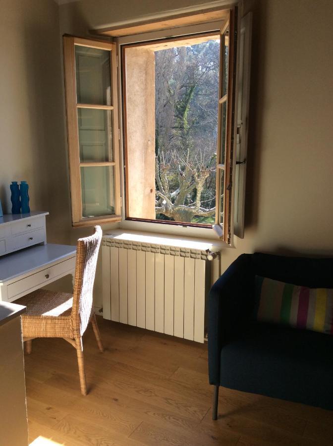 Le Moulin Des Pinchinats Bed and Breakfast Aix-en-Provence Esterno foto