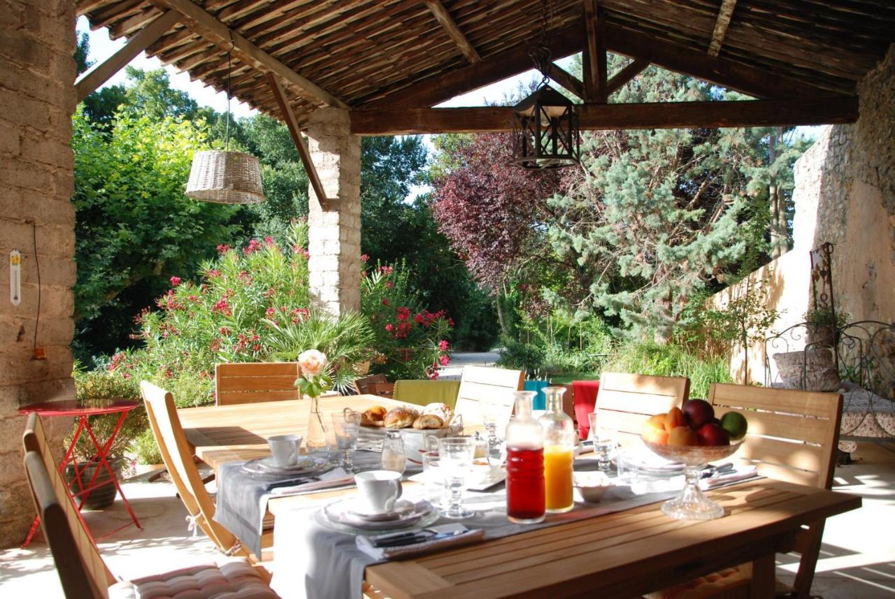 Le Moulin Des Pinchinats Bed and Breakfast Aix-en-Provence Esterno foto