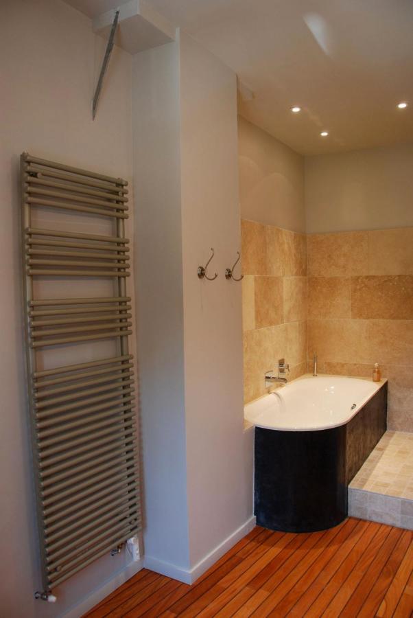 Le Moulin Des Pinchinats Bed and Breakfast Aix-en-Provence Esterno foto